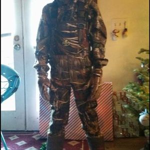 Boys Large Winchester waders and matching coat!!