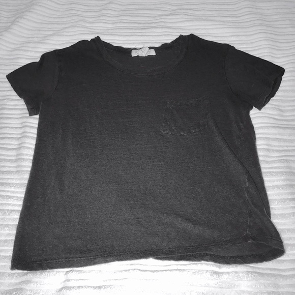 Cropped black pocket tee