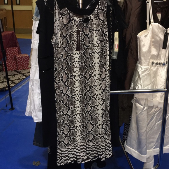 Dana Buchman Snakeskin Sleeveless Dress