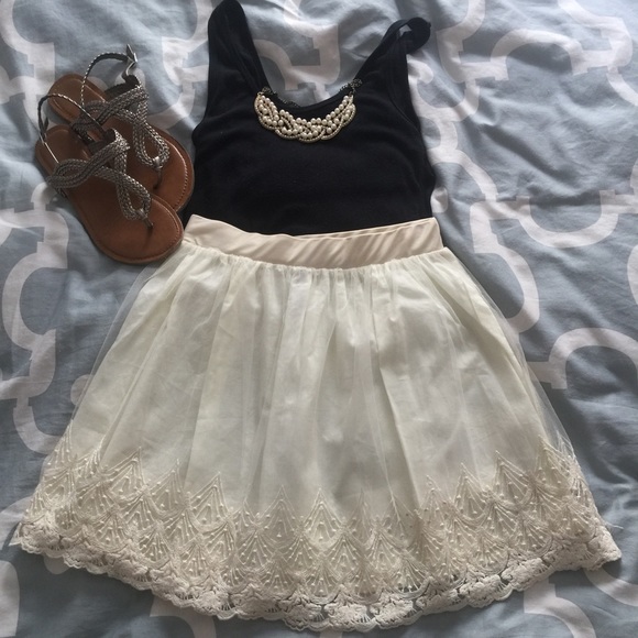 Cream Charlotte Russe Skirt, Size Small - Picture 1 of 3