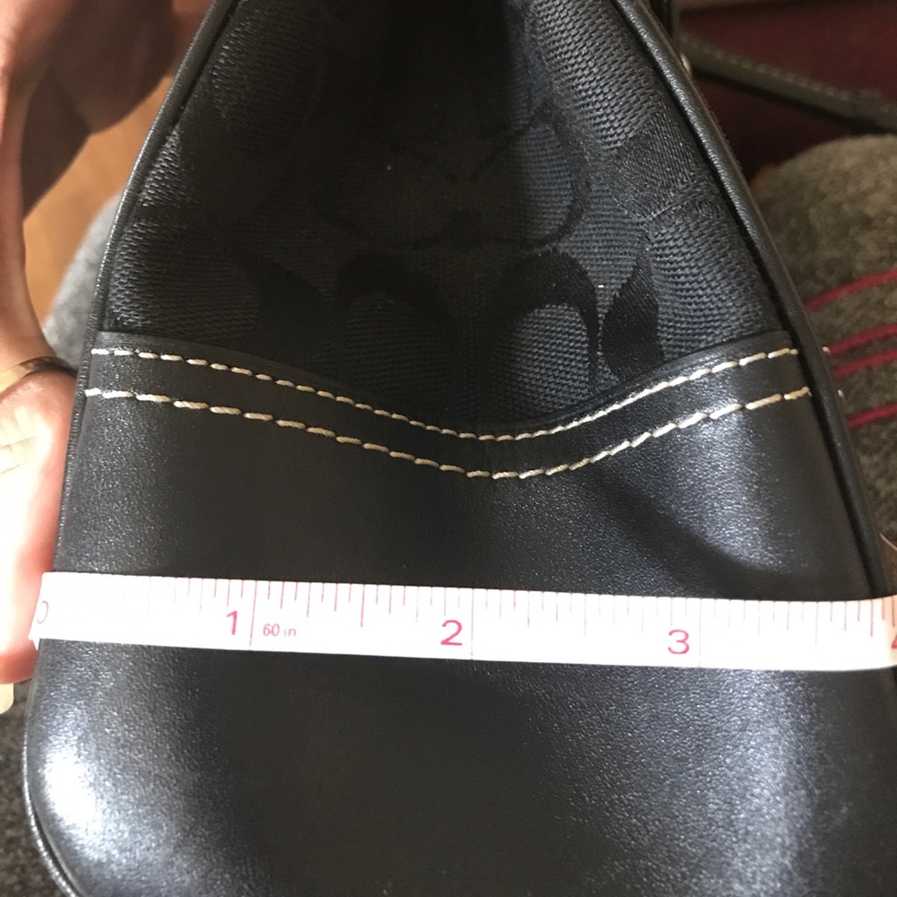 Black Coach hand bag - Picture 7 of 7