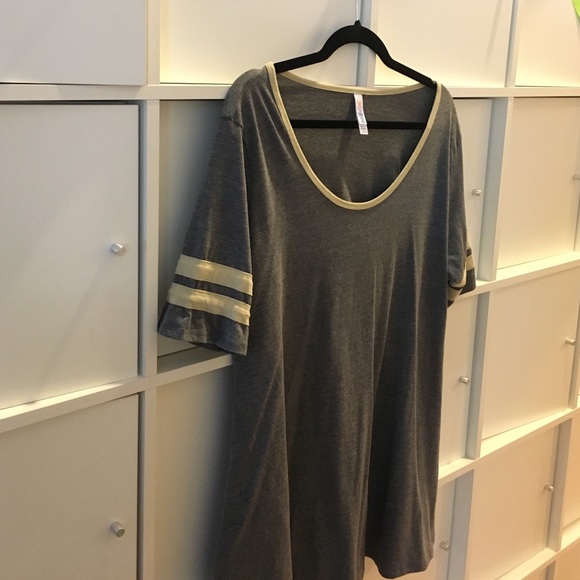 LuLaRoe Perfect T. Large. Grey yellow trim. NWOT.