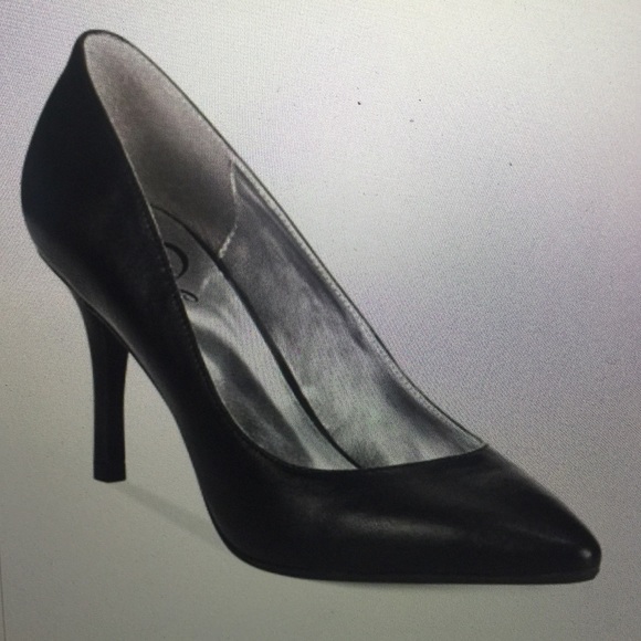 👠 Black pumps/heels 👠 - Picture 1 of 1