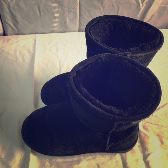 Size 9 Women. Bear Paws