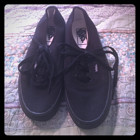 Gently used black vans size 7.5