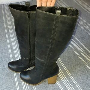⚠⚠ CLOSET CLOSING! Tall leather boots, rubber heel