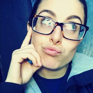 Meet your Posher, Niki