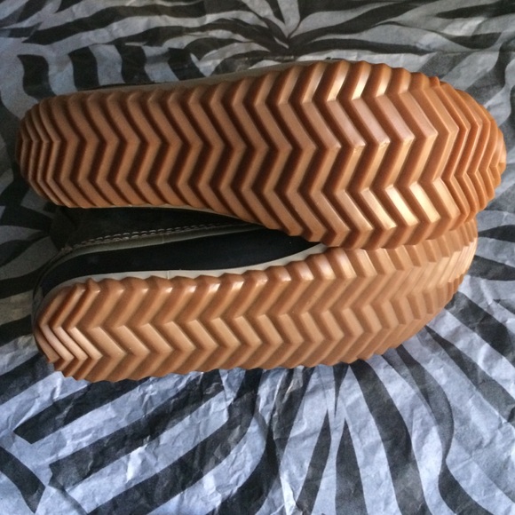 Brand new Sorel boots! - Picture 3 of 3