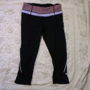Lululemon size 6 cropped black  running pants