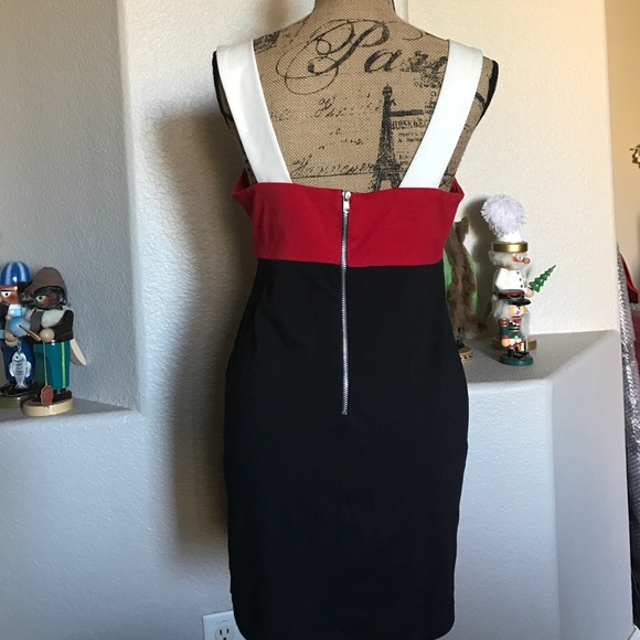 Alyn Paige dress - Picture 3 of 7