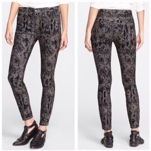 🌹Free People: Brown Snake Print Skinny Jeans🌹