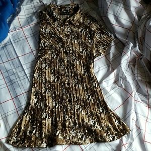 stretch pleat button up