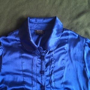 Satin button up. Dark blue.
