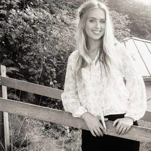 Meet your Posher, Nicole