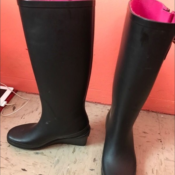 Rainboots - Picture 1 of 1