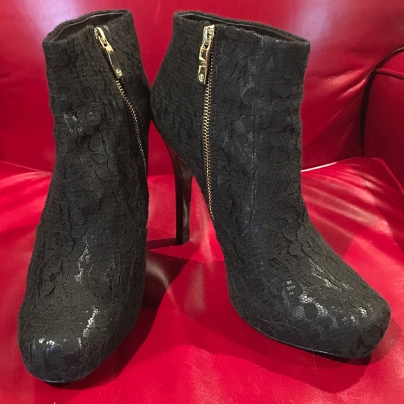 House of Harlow 1960 Shoes - Lace and leather 5" ankle boots