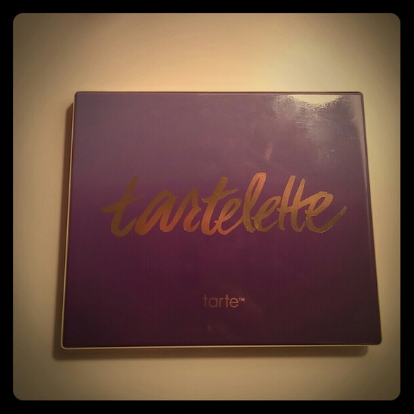 Amazonian clay matte palette from Tarte