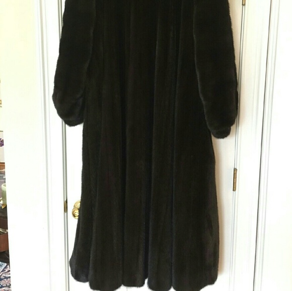 GENUINE Black Ranch Mink Coat (Full Length) - Picture 4 of 4