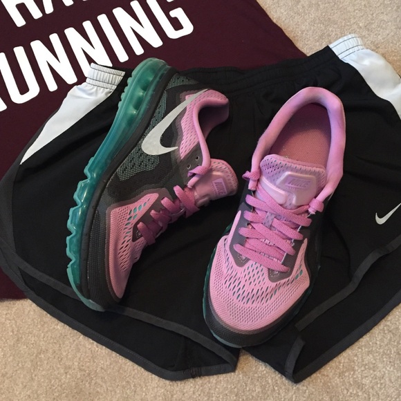 le scarpe nike air max neutrale passaggio di scarpe da corsa poshmark le scarpe nike air max neutrale passaggio di scarpe da corsa poshmark