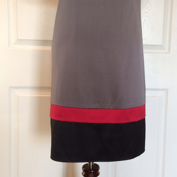 Silvery Silk color block dress. - Picture 2 of 4