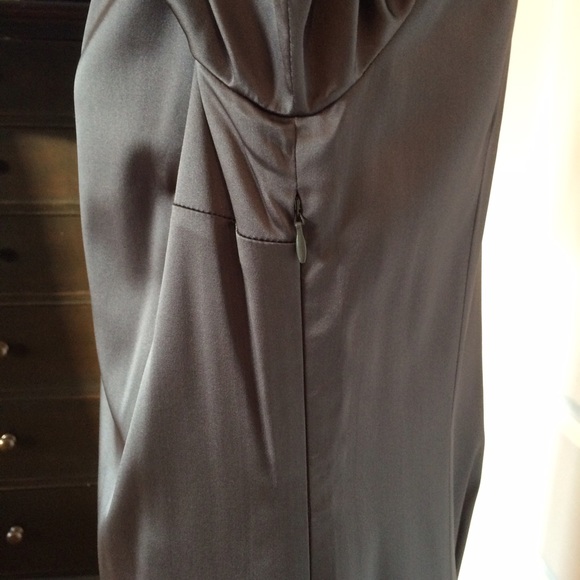 Silvery Silk color block dress. - Picture 4 of 4