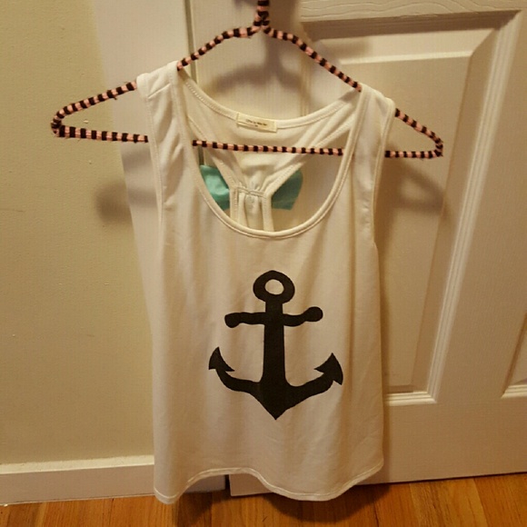 Bow back tank
