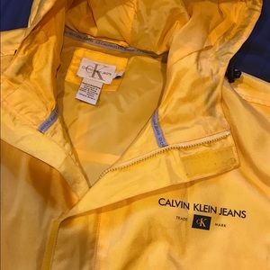 CALVIN KLIEN HOODED WINDBREAKER