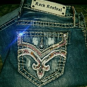 TRADING WITH @CAROLEVELYN