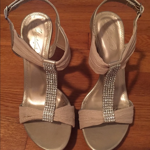 Champagne Size 7 Dress Shoes