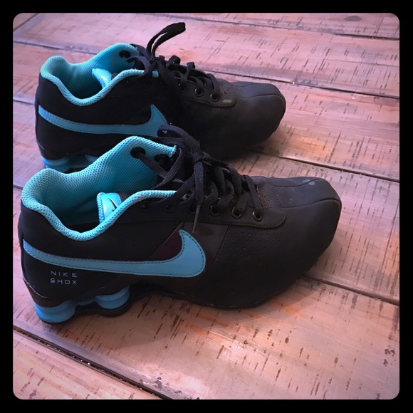 Boys Nike shox