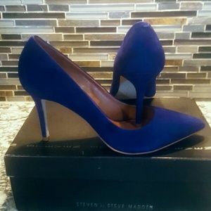 Steven by Steve Madden Blue Pump (never worn)