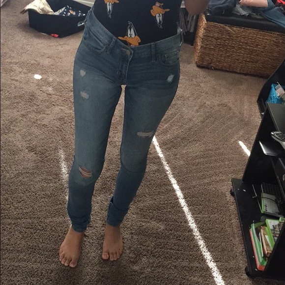 Holister jeans , brand new .