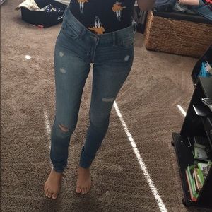 Holister jeans , brand new .