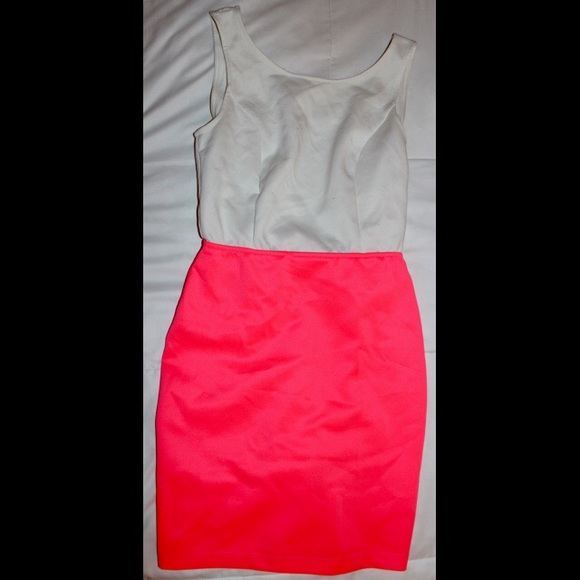 Bodycon Open Bow Back Dress - Picture 1 of 2