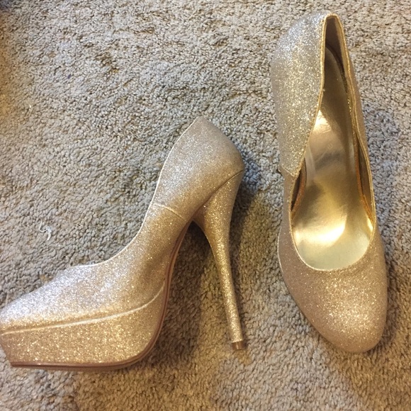 Sparkly gold heels - Picture 4 of 4