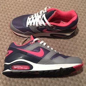 Nike Air Max Tennis Shoes