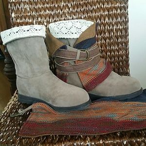 Muk Luk Boots-2 ways