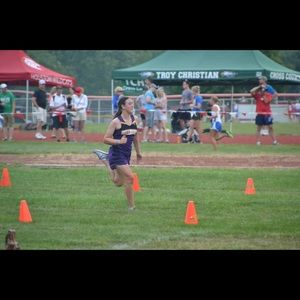 Meet your Posher, Lauren