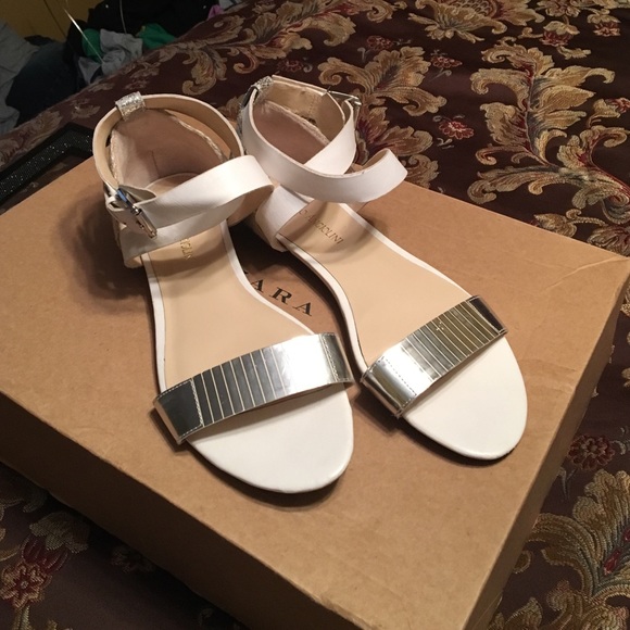 Enzo Angolini flat sandals