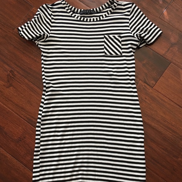 EUC cute bodycon ribbed black/white dress