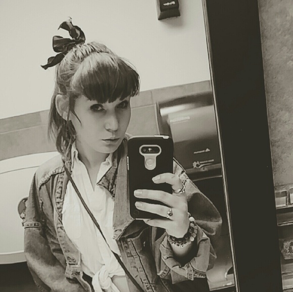 Meet your Posher, Sophie - Picture 2 of 4