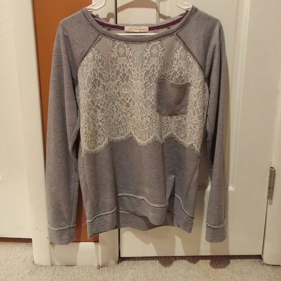 Grey sweatshirt