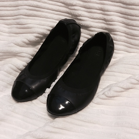 Matte flats with a glossy toe - Picture 1 of 3