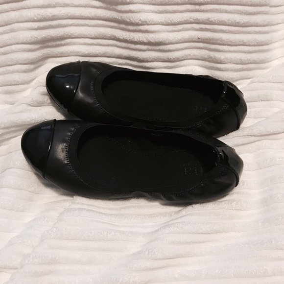 Matte flats with a glossy toe - Picture 2 of 3