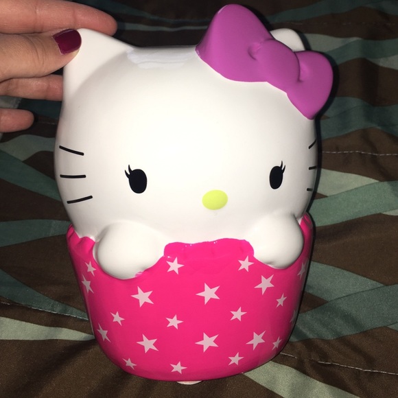 Hello kitty piggy bank!