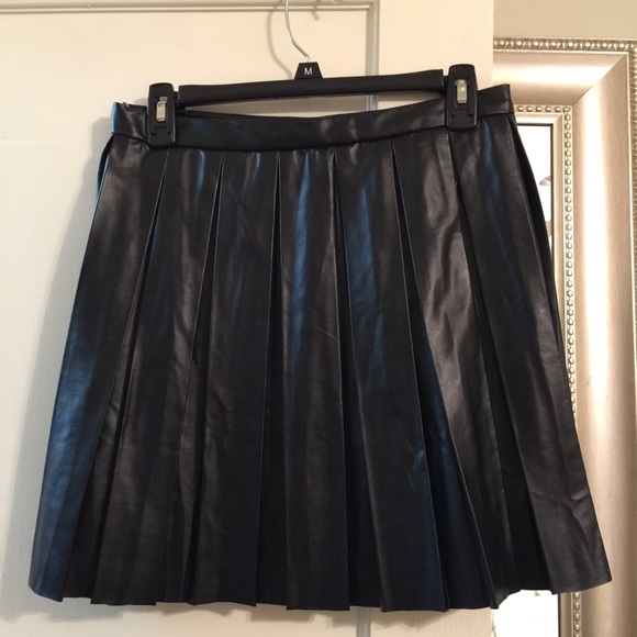 F21 Black Pleated Faux Leather Mini Skirt