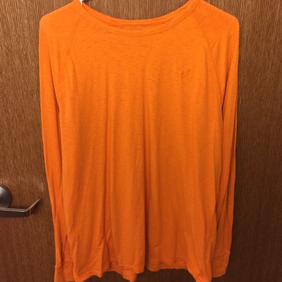 American Eagle Long Sleeve T-shirt