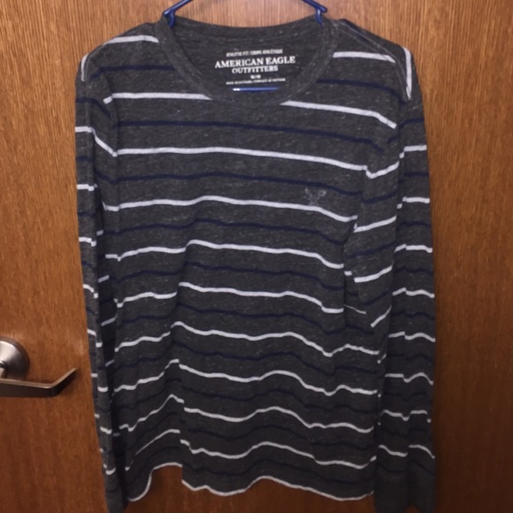 American Eagle Long Sleeve T-shirt