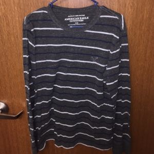 American Eagle Long Sleeve T-shirt