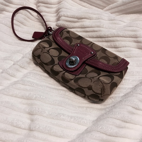 Small COACH wallet wristlet